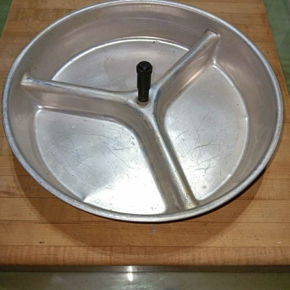 Old American Pressure Cooker - Picture 6 of 7